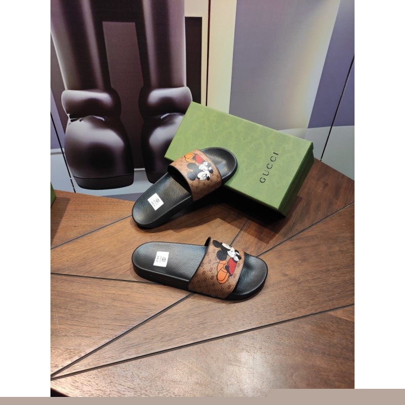 G*u*i slippers